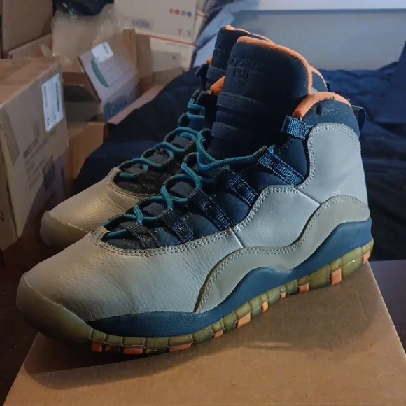 Jordan 10 Retro (2014) Bobcats Mens 6.5Y Womens 8 EUC - Picture 2 of 9